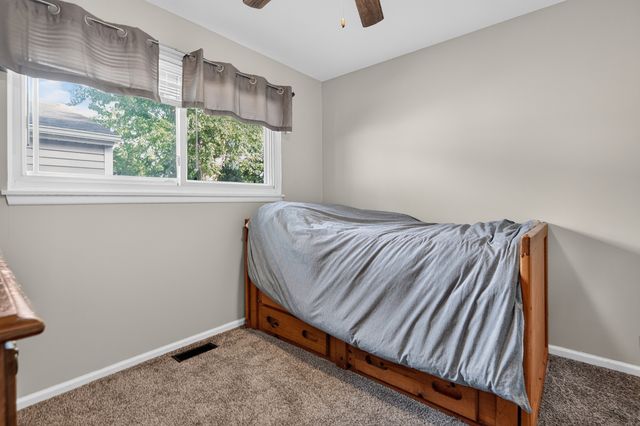 230 Fleetwood Lane, Elk Grove Village, IL 60007