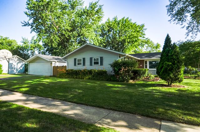 230 Fleetwood Lane, Elk Grove Village, IL 60007