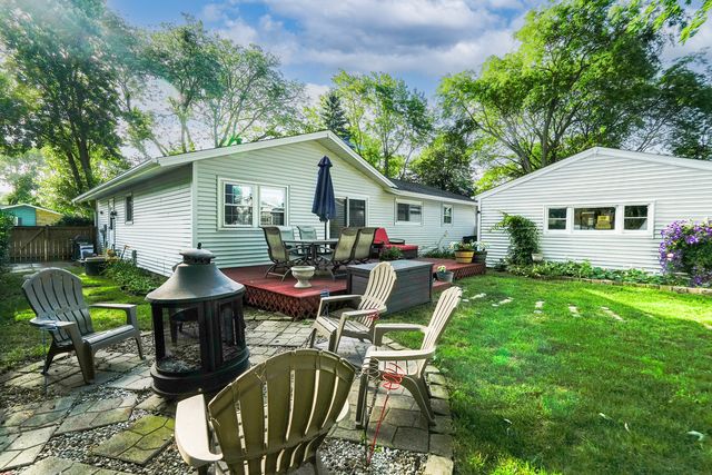 230 Fleetwood Lane, Elk Grove Village, IL 60007