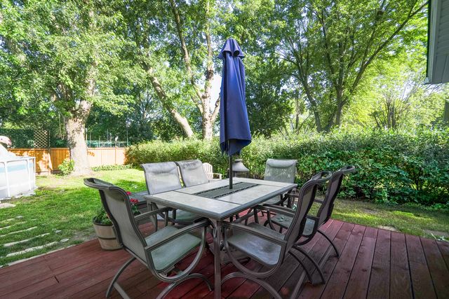 230 Fleetwood Lane, Elk Grove Village, IL 60007
