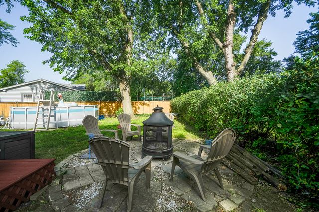 230 Fleetwood Lane, Elk Grove Village, IL 60007