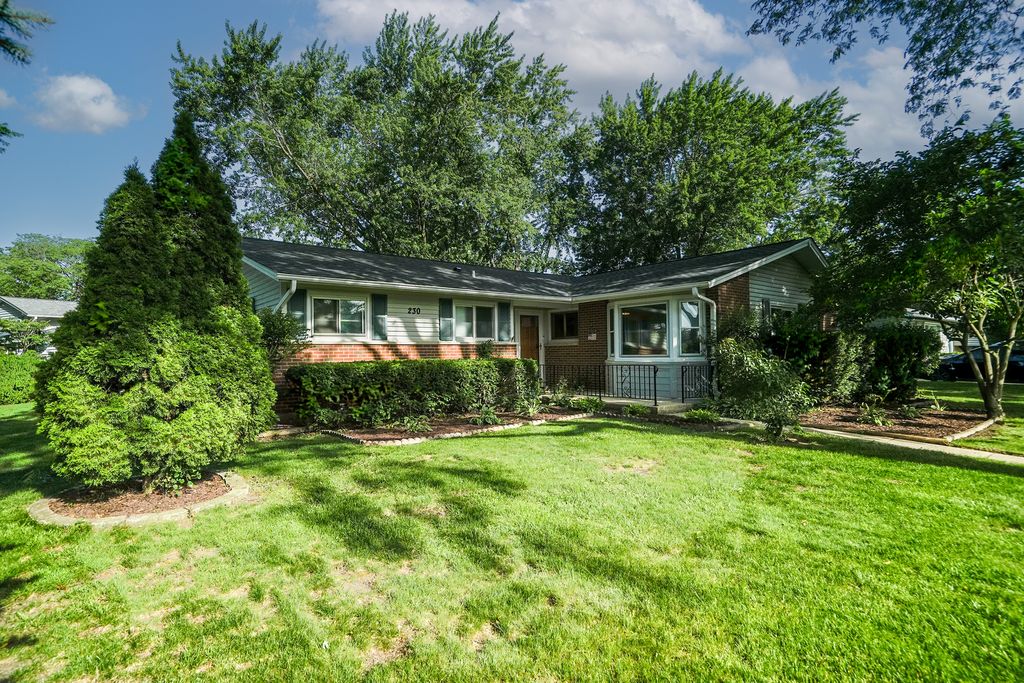 230 Fleetwood Lane, Elk Grove Village, IL 60007