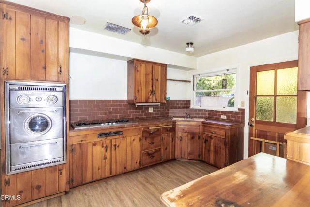6601 Valmont Street, Tujunga, CA 91042