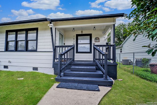1620 Kampmann, San Antonio, TX 78201