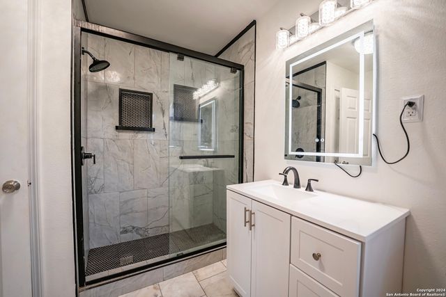 1620 Kampmann, San Antonio, TX 78201