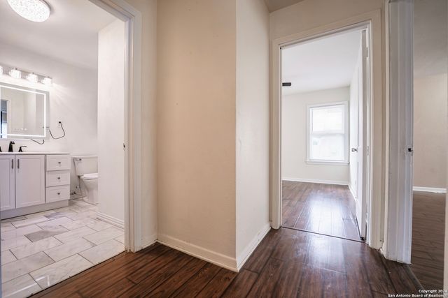 1620 Kampmann, San Antonio, TX 78201