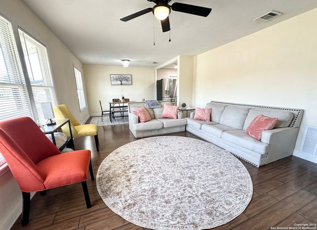 1620 Kampmann, San Antonio, TX 78201