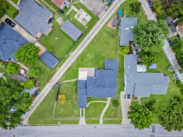 1620 Kampmann, San Antonio, TX 78201