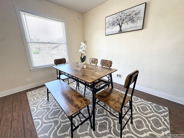 1620 Kampmann, San Antonio, TX 78201