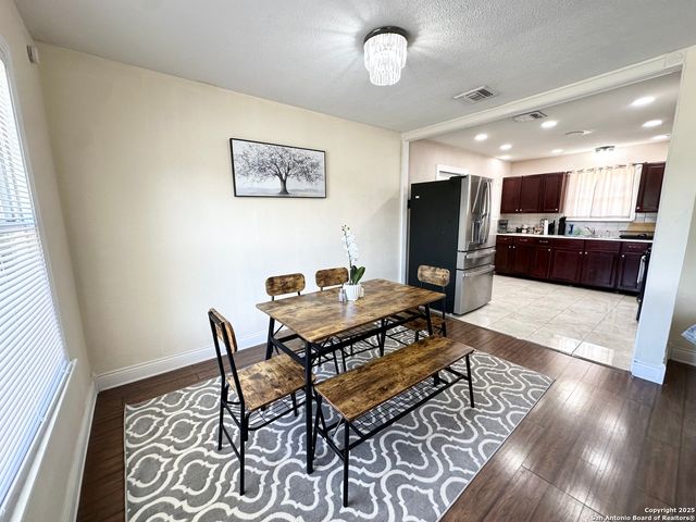 1620 Kampmann, San Antonio, TX 78201