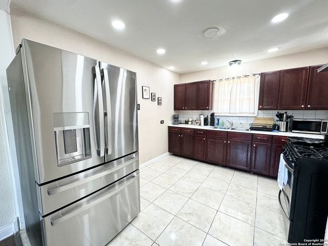 1620 Kampmann, San Antonio, TX 78201