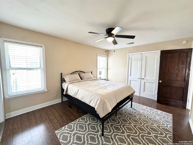 1620 Kampmann, San Antonio, TX 78201