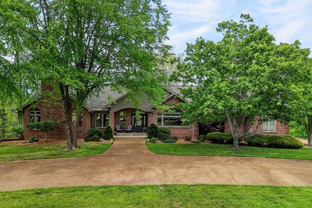 1894 Tennessee Ave, Crossville, TN 38555