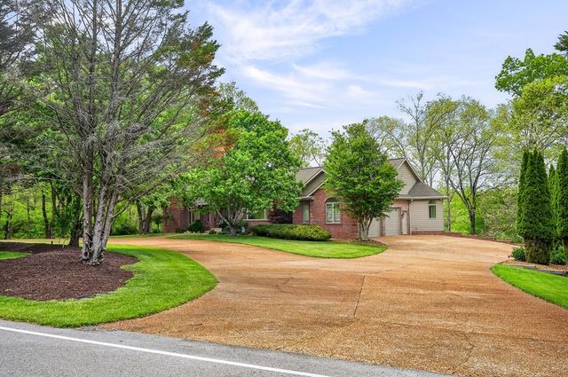 1894 Tennessee Ave, Crossville, TN 38555