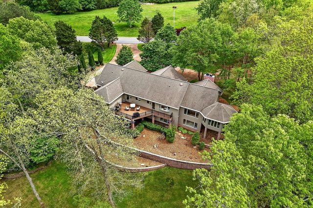 1894 Tennessee Ave, Crossville, TN 38555