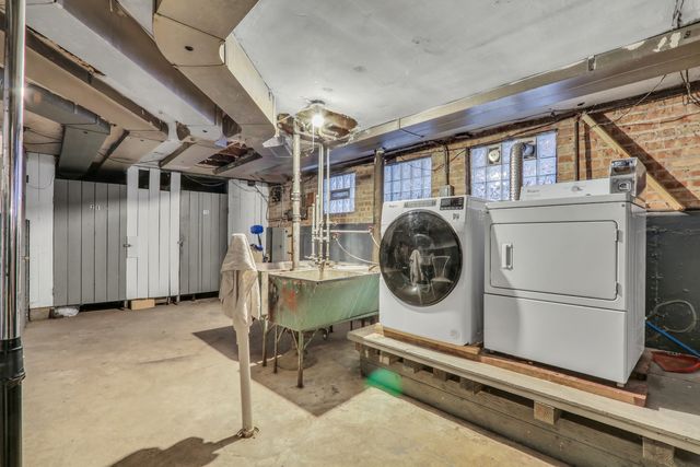 4956 LOUISE Street, Skokie, IL 60077