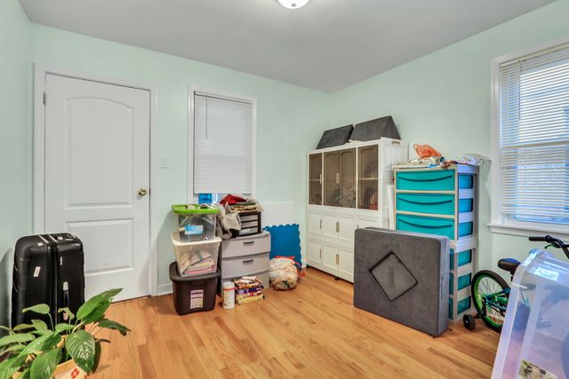 4956 LOUISE Street, Skokie, IL 60077