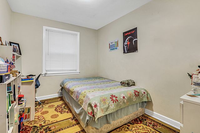 4956 LOUISE Street, Skokie, IL 60077