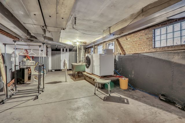 4956 LOUISE Street, Skokie, IL 60077