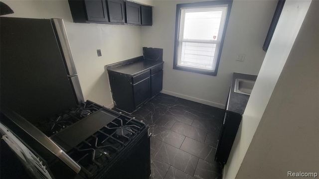 16171 Santa Rosa Drive, Detroit, MI 48221