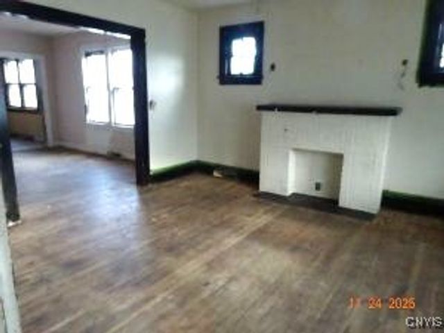 806 WAVERLY Place, Utica, NY 13502