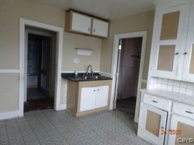 806 WAVERLY Place, Utica, NY 13502