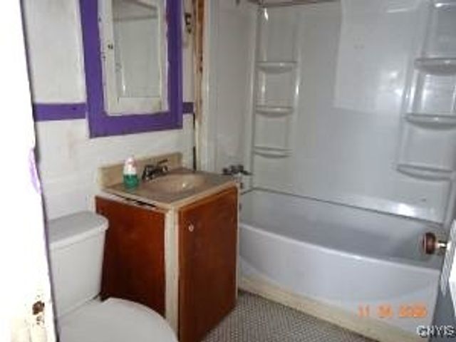 806 WAVERLY Place, Utica, NY 13502