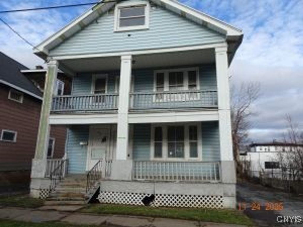 806 WAVERLY Place, Utica, NY 13502