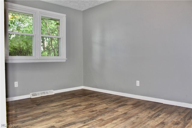 1645 California Avenue, Louisville, OH 44641