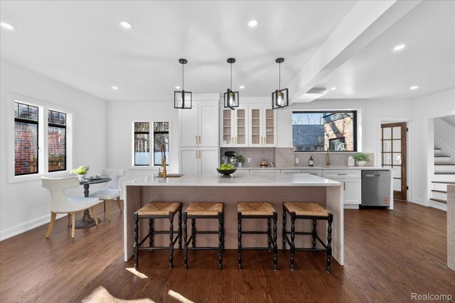 3261 Sherbourne Road, Detroit, MI 48221