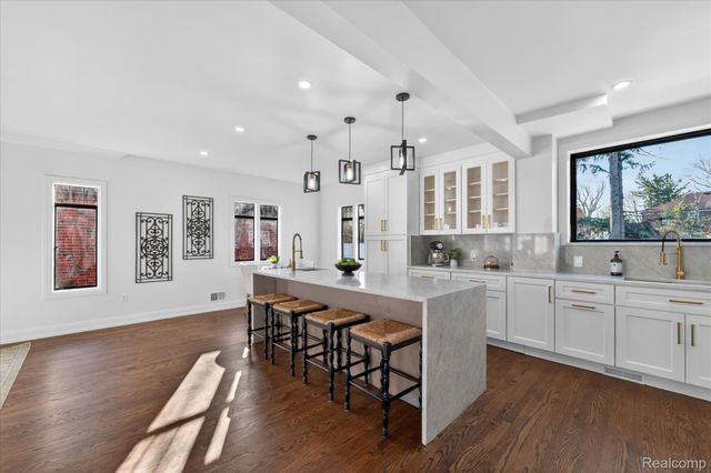 3261 Sherbourne Road, Detroit, MI 48221