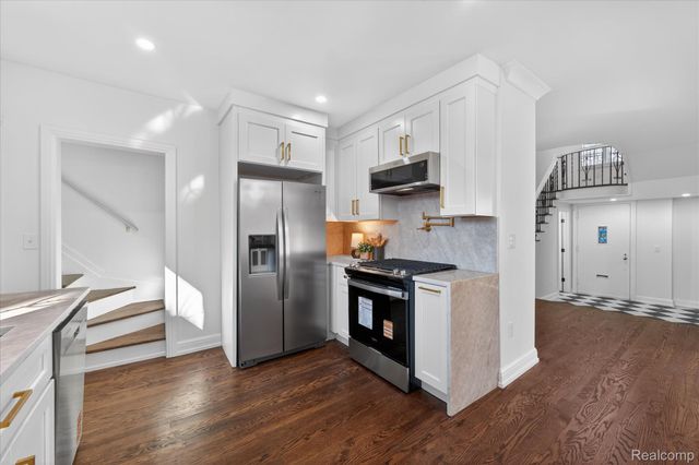 3261 Sherbourne Road, Detroit, MI 48221