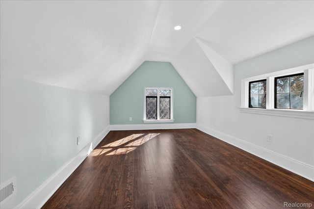 3261 Sherbourne Road, Detroit, MI 48221