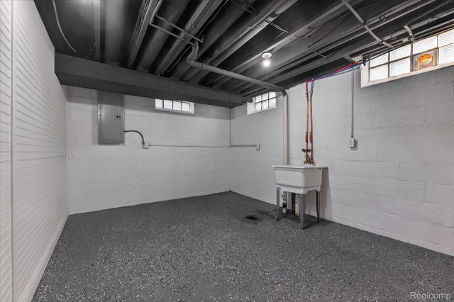 3261 Sherbourne Road, Detroit, MI 48221