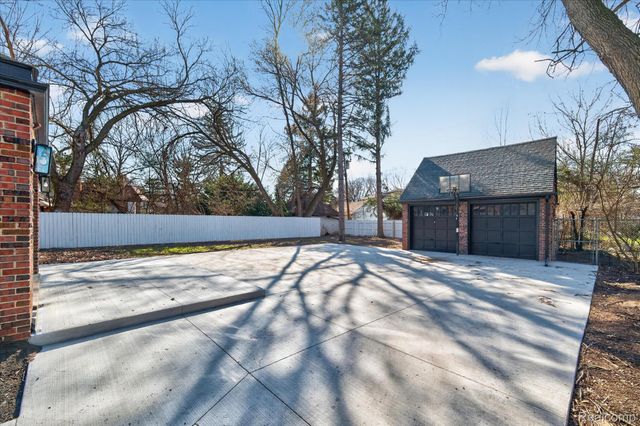 3261 Sherbourne Road, Detroit, MI 48221