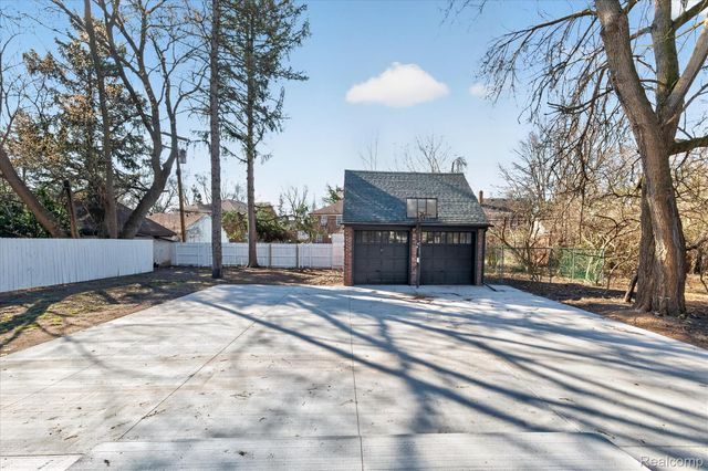 3261 Sherbourne Road, Detroit, MI 48221