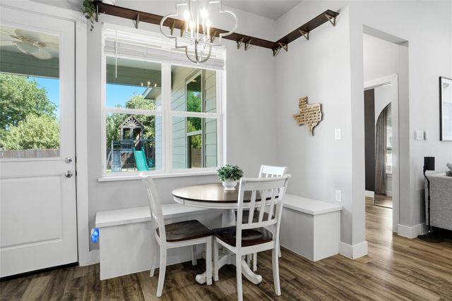 1300 Worthington Street, Grapevine, TX 76051