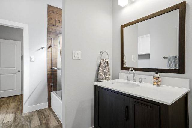 1300 Worthington Street, Grapevine, TX 76051
