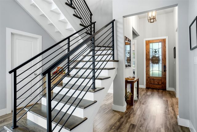 1300 Worthington Street, Grapevine, TX 76051