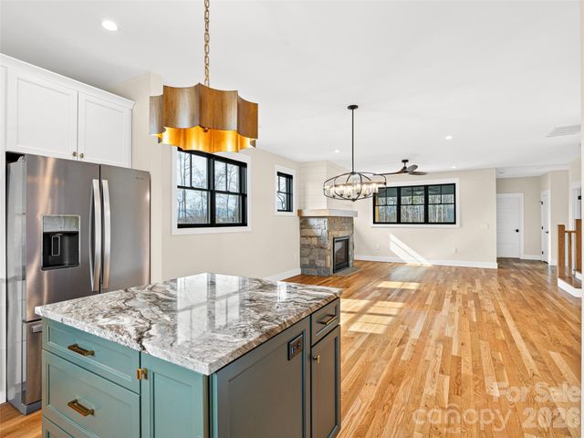 17 Ashe Park Circle, Asheville, NC 28806