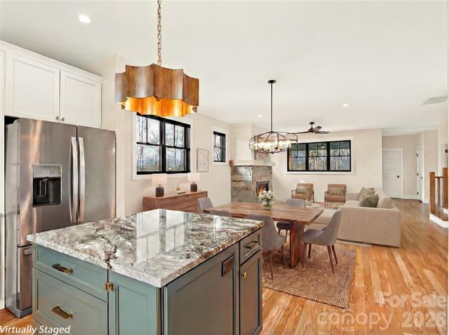 17 Ashe Park Circle, Asheville, NC 28806