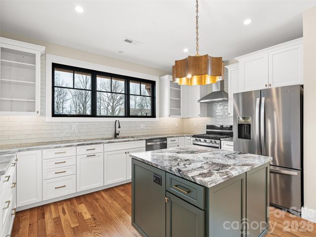 17 Ashe Park Circle, Asheville, NC 28806