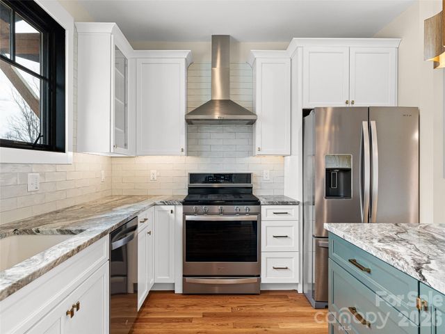 17 Ashe Park Circle, Asheville, NC 28806