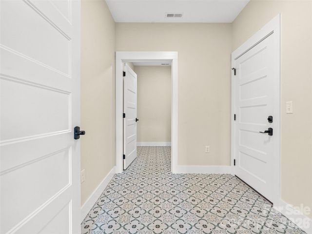 17 Ashe Park Circle, Asheville, NC 28806