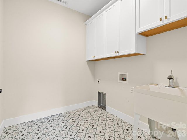 17 Ashe Park Circle, Asheville, NC 28806