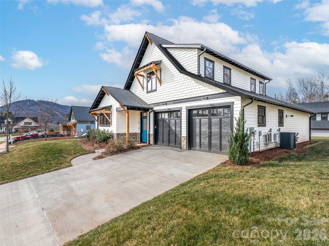 17 Ashe Park Circle, Asheville, NC 28806
