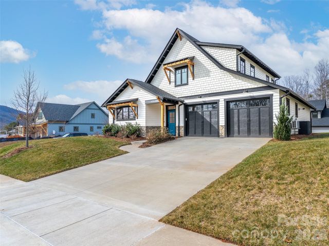 17 Ashe Park Circle, Asheville, NC 28806