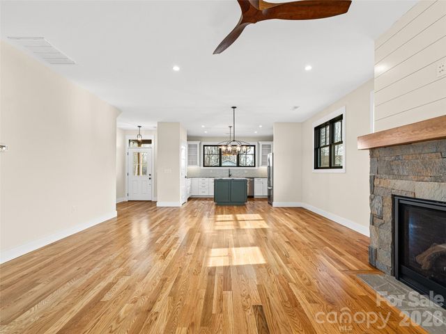 17 Ashe Park Circle, Asheville, NC 28806