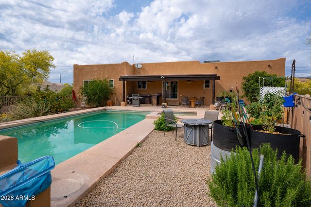 2143 E CAVALRY Road, New River, AZ 85087
