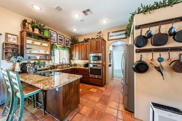 2143 E CAVALRY Road, New River, AZ 85087